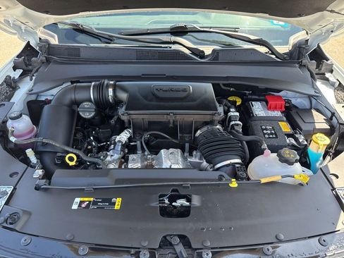 Used 2025 Jeep Compass Limited image 29