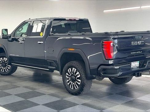 Used 2024 GMC Sierra 2500 Denali Ultimate AWD/4WD image 10
