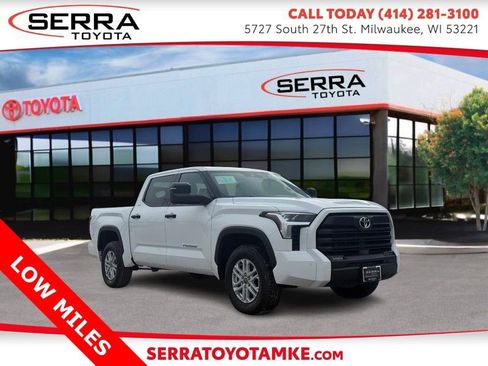 Used 2022 Toyota Tundra SR5 w/ SR5 Convenience Package image 1