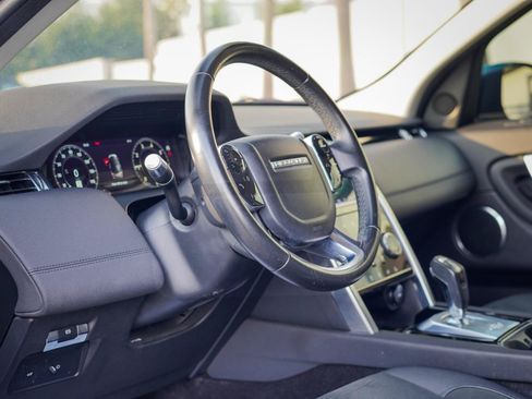 Used 2020 Land Rover Discovery Sport SE AWD/4WD image 9