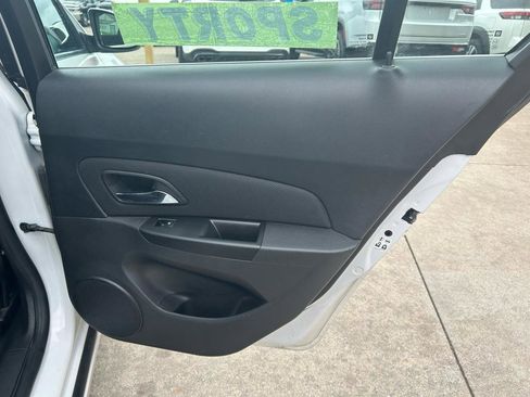 Used 2014 Chevrolet Cruze LT image 15