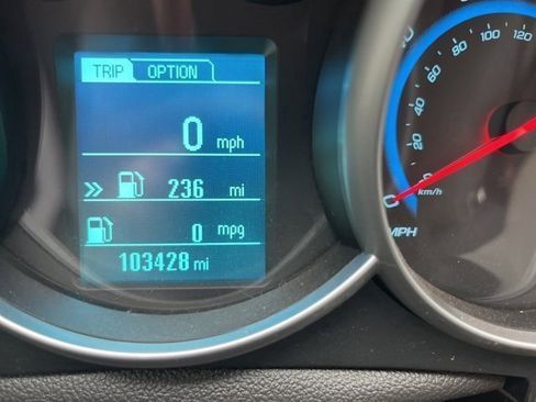 Used 2015 Chevrolet Cruze L image 13