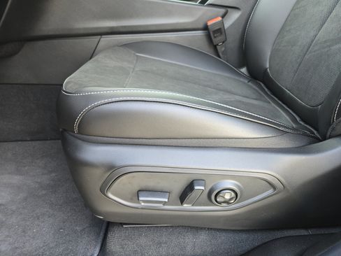 New 2025 Jeep Grand Cherokee 4WD image 17