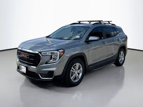 Used 2023 GMC Terrain SLE w/ Driver Convenience Package FWD image 3