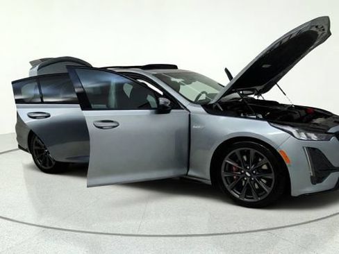 Used 2023 Cadillac CT5 V w/ Premium Package RWD image 9