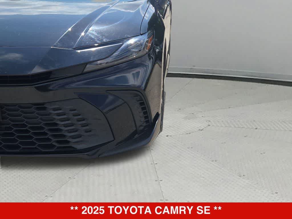 Used 2025 Toyota Camry SE FWD image 11
