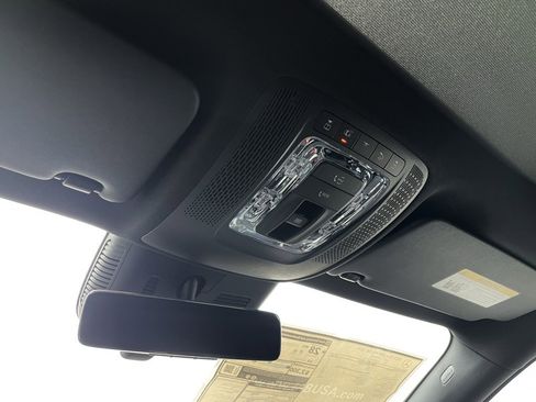 Used 2025 Mercedes-Benz GLA 250 4MATIC image 23