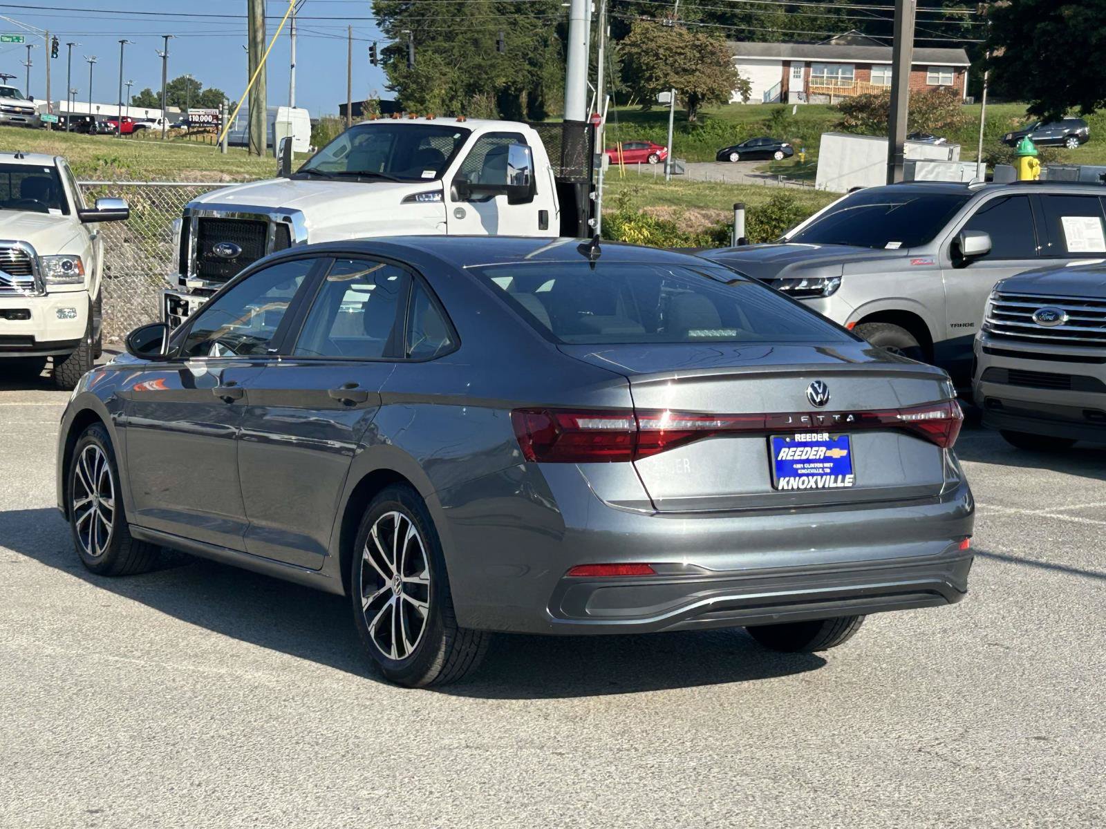 Used 2025 Volkswagen Jetta Sport FWD image 5