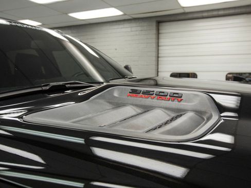 Used 2023 RAM 3500 Laramie w/ Night Edition image 12