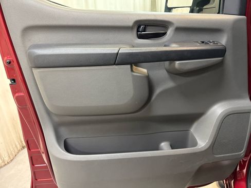 Used 2017 Nissan NV 3500 SL image 25