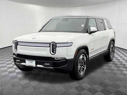 Used 2022 Rivian R1S Launch Edition image 3