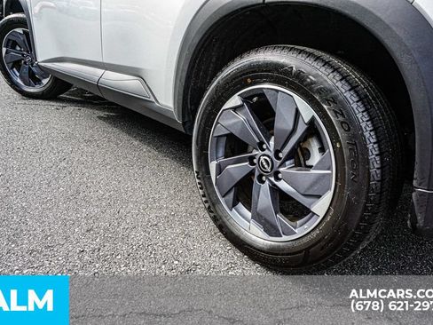 Used 2025 Nissan Rogue SV FWD image 16