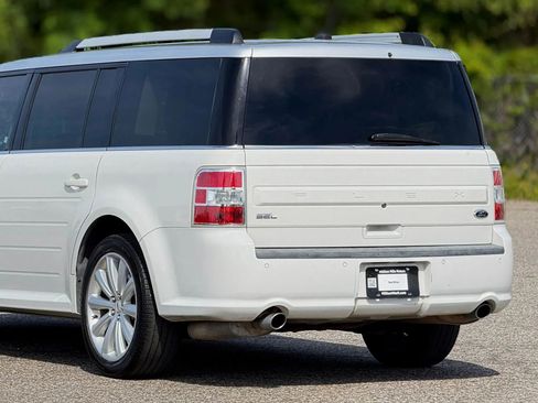 Used 2013 Ford Flex SEL FWD image 16