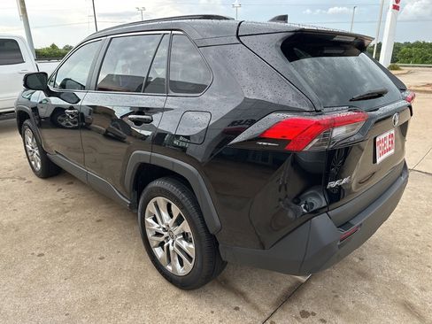 Used 2024 Toyota RAV4 XLE Premium image 5