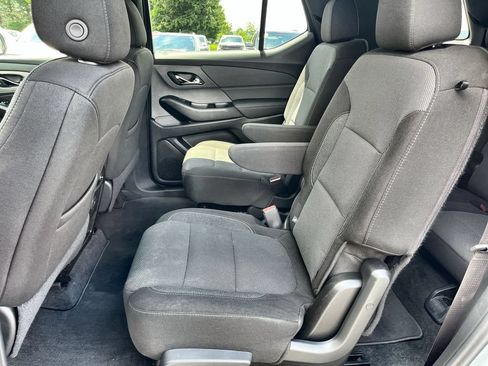 Used 2023 Chevrolet Traverse LT AWD/4WD image 23