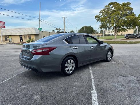 Used 2018 Nissan Altima 2.5 S w/ S Convenience Package FWD image 8