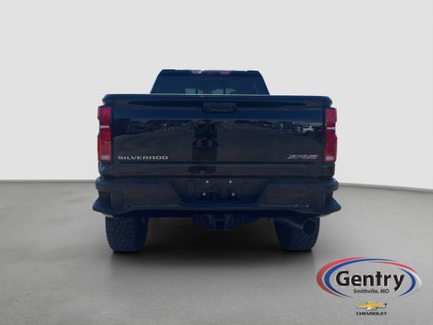 Used 2024 Chevrolet Silverado 2500 ZR2 w/ Technology Package AWD/4WD image 5