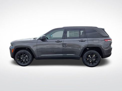 New 2026 Jeep Grand Cherokee Laredo image 6