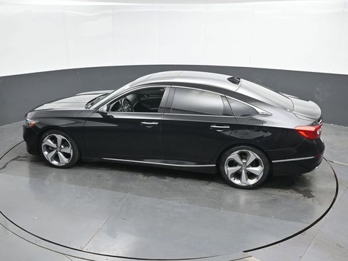 Used 2018 Honda Accord Touring image 30