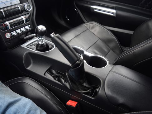 Used 2018 Ford Mustang GT Premium image 13