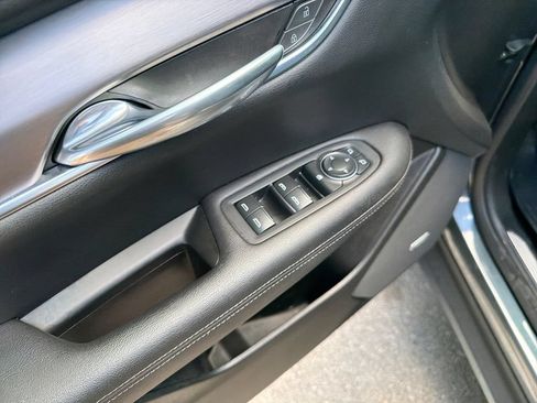 Used 2021 Cadillac XT5 Luxury w/ LPO, Floor Liner Package FWD image 18