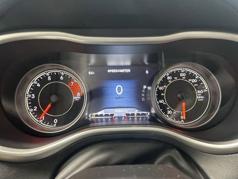 Used 2017 Jeep Cherokee Limited w/ Luxury Group image 17