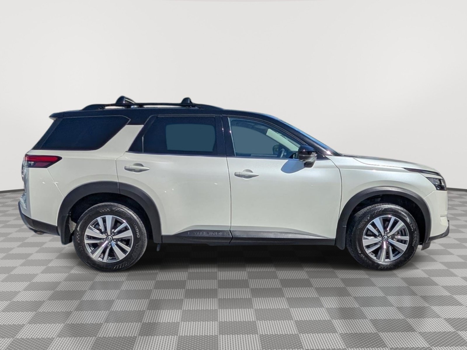 Used 2024 Nissan Pathfinder SL AWD/4WD image 6
