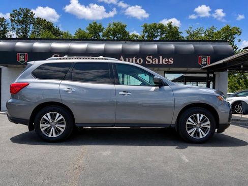 Used 2020 Nissan Pathfinder S AWD/4WD image 3