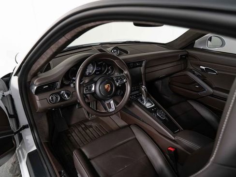Used 2018 Porsche 911 Carrera 4S AWD/4WD image 15