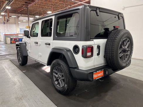 Used 2024 Jeep Wrangler Sport S image 5