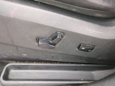 Used 2018 Dodge Grand Caravan SXT w/ Driver Convenience Group image 17