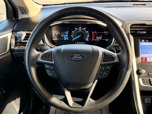 Used 2019 Ford Fusion SE image 31