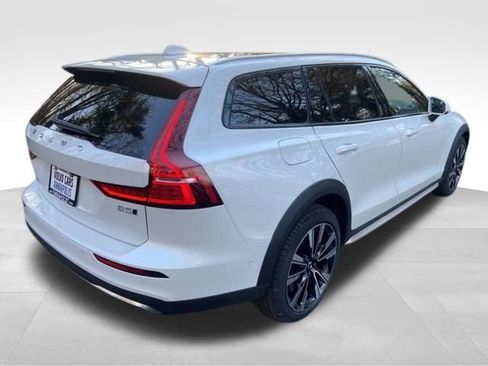 New 2026 Volvo V60 B5 Cross Country Ultra w/ Climate Package image 7