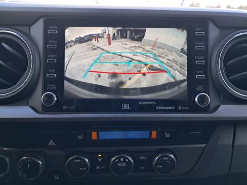 Used 2020 Toyota Tacoma TRD Sport image 15