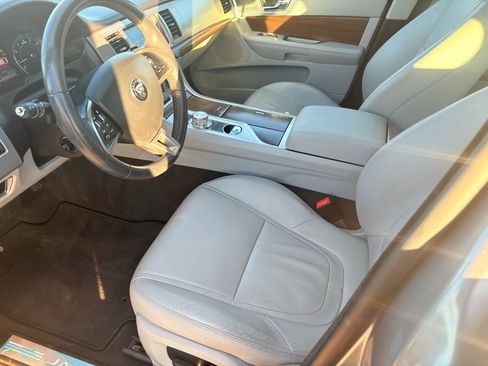 Used 2015 Jaguar XF Premium image 14