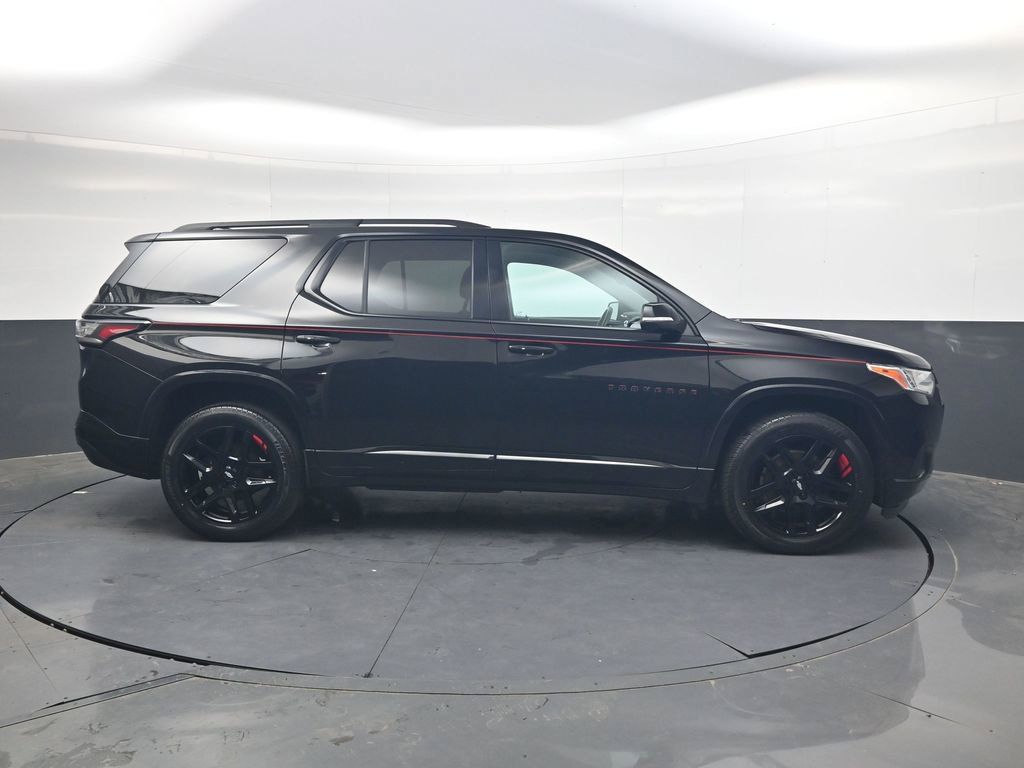 Used 2021 Chevrolet Traverse Premier w/ Redline Edition FWD image 3