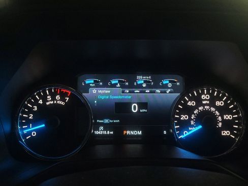 Used 2017 Ford F150 Platinum w/ Equipment Group 701A Luxury image 23