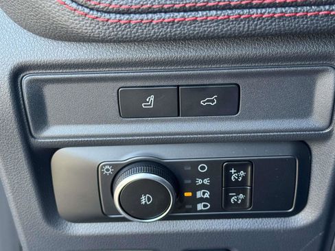 Used 2024 Ford Expedition Max Limited image 19