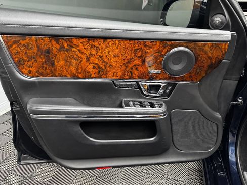 Used 2016 Jaguar XJ R-Sport image 37