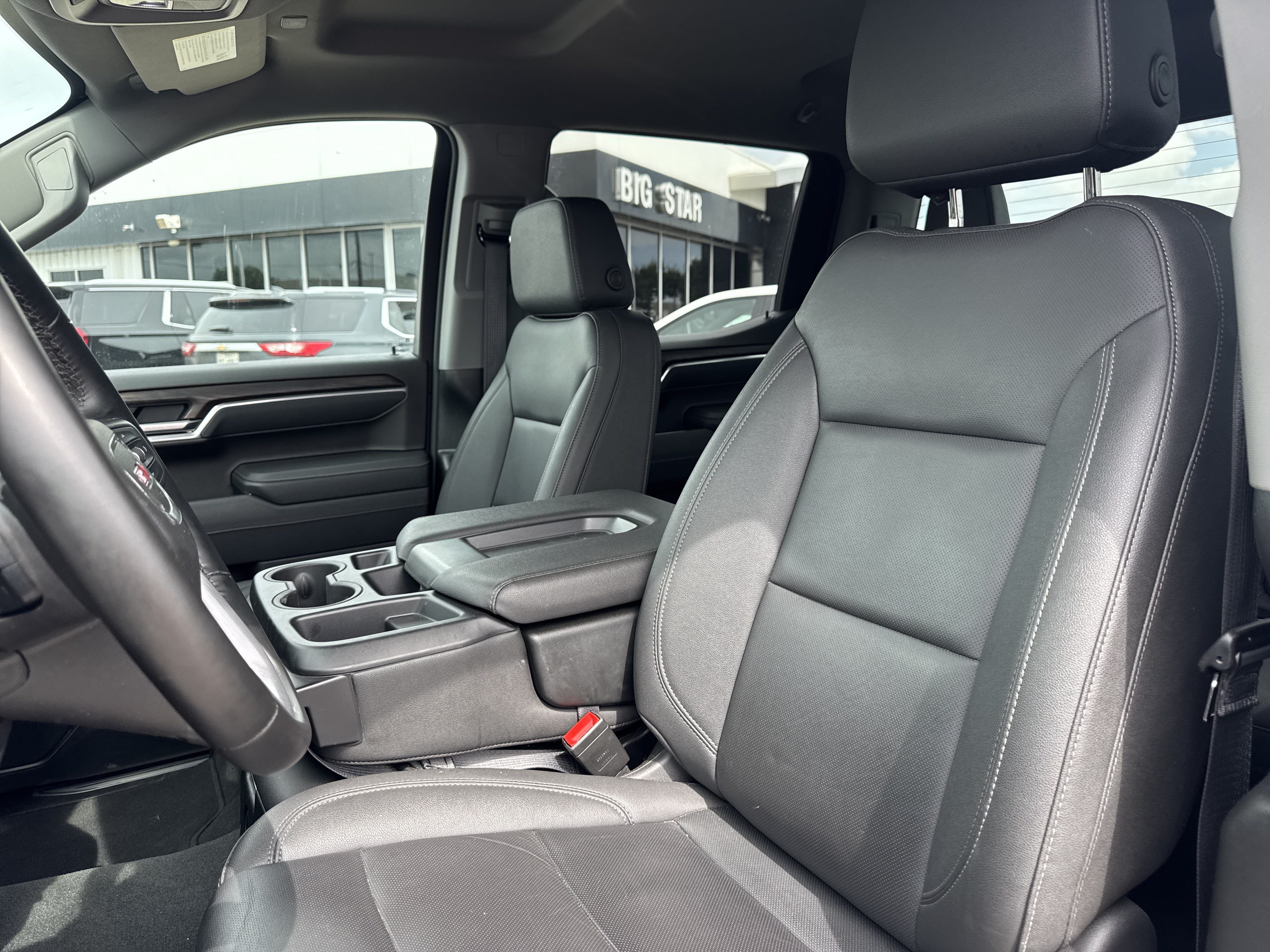 Used 2026 GMC Sierra 1500 SLT RWD image 6