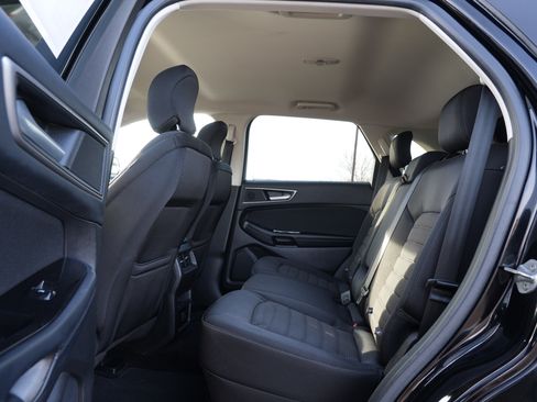 Used 2017 Ford Edge SEL image 19