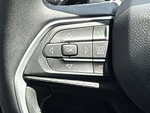 Used 2023 Jeep Grand Cherokee Laredo RWD image 22