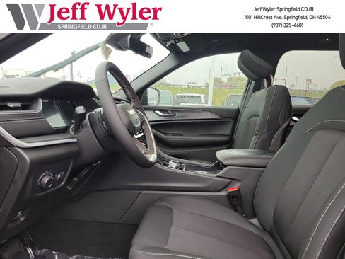 New 2025 Jeep Grand Cherokee Laredo X w/ Luxury Tech Group I image 15