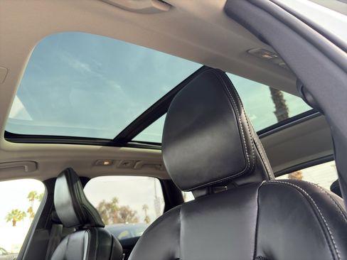 Used 2025 Volvo XC60 T8 Ultra w/ Protection Package Premier image 17