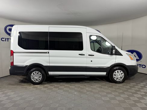 Used 2015 Ford Transit 150 XLT image 3