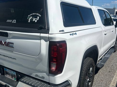 Used 2023 GMC Sierra 1500 SLE AWD/4WD image 3