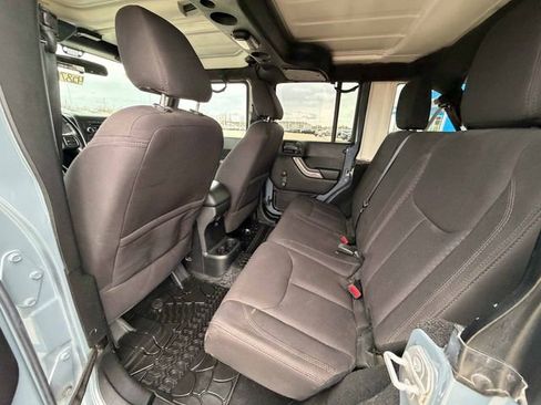 Used 2015 Jeep Wrangler Unlimited Sport image 17