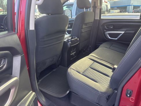 Used 2017 Nissan Titan SV image 13