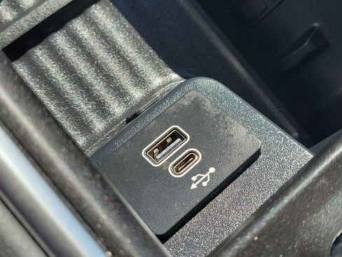 Used 2025 Ford Expedition Active image 29