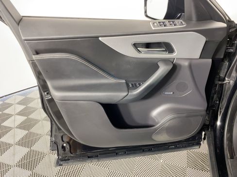Used 2020 Jaguar F-PACE SVR image 21